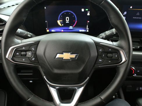 Certified 2025 Chevrolet TrailBlazer LT w/ LT Cold Weather Package FWD image 12