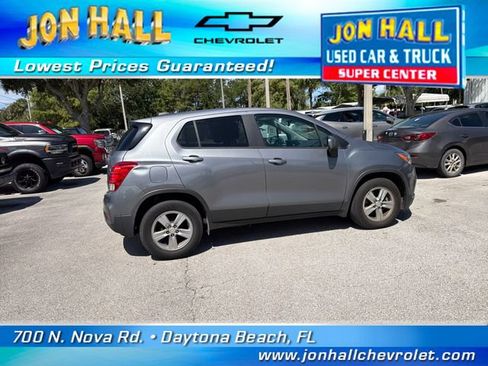 Used 2020 Chevrolet Trax LS w/ Tint and Cruise Package FWD image 10