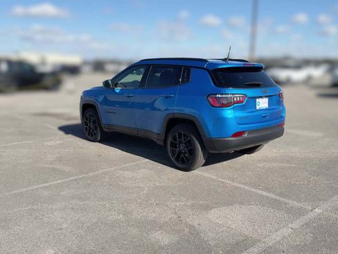 New 2026 Jeep Compass Latitude image 8