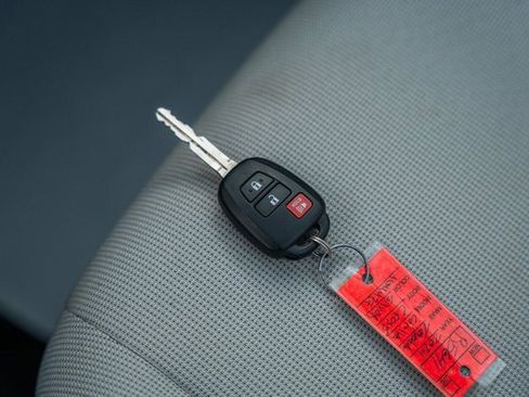 Certified 2024 Toyota Corolla Cross L image 39