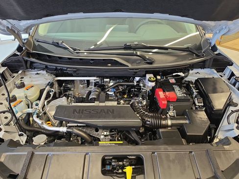 Used 2026 Nissan Rogue SV FWD image 28