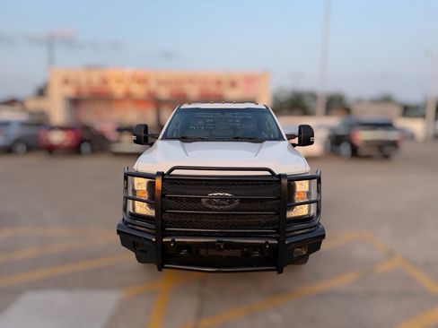 Used 2019 Ford F350 XL w/ Power Equipment Group AWD/4WD image 2