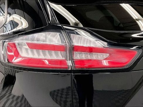 Used 2020 Ford Edge ST-Line w/ Cold Weather Package image 31