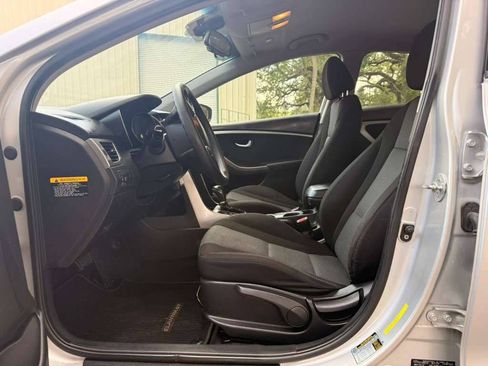 Used 2013 Hyundai Elantra GT FWD image 9