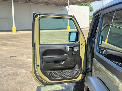 Used 2025 Jeep Wrangler Sport AWD/4WD image 22