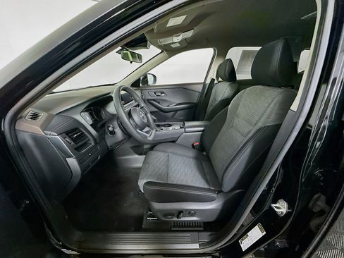 Used 2023 Nissan Rogue SV FWD image 13