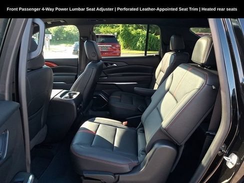 Used 2024 Chevrolet Traverse RS AWD/4WD image 19
