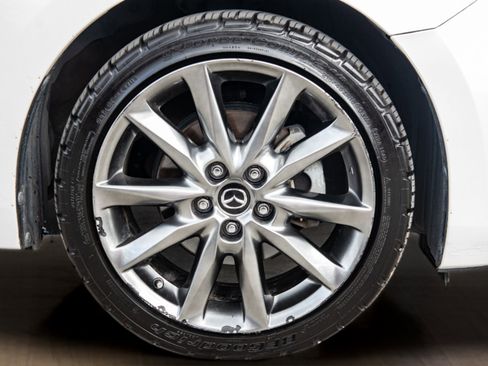 Used 2018 MAZDA MAZDA3 Grand Touring image 35