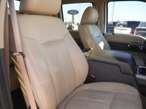 Used 2011 Ford F250 Lariat w/ Lariat Interior Pkg image 19