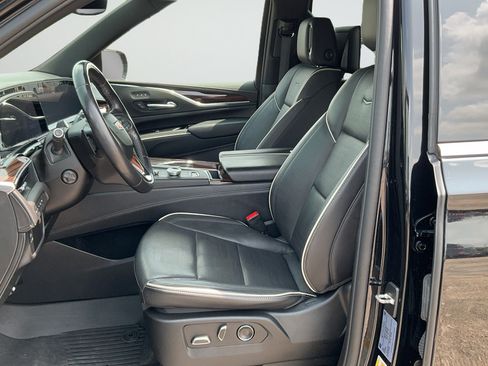 Used 2024 Cadillac Escalade Premium Luxury w/ LPO, Floor Liner Package AWD/4WD image 18