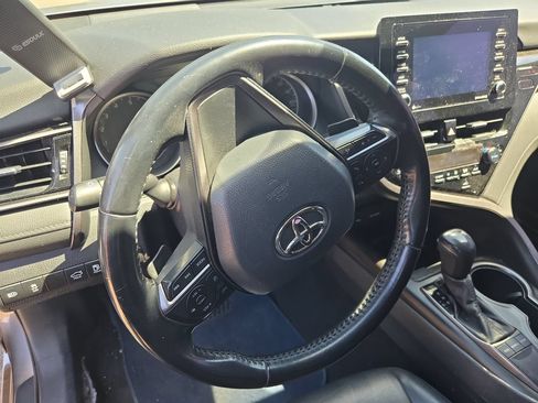 Used 2022 Toyota Camry SE FWD image 10