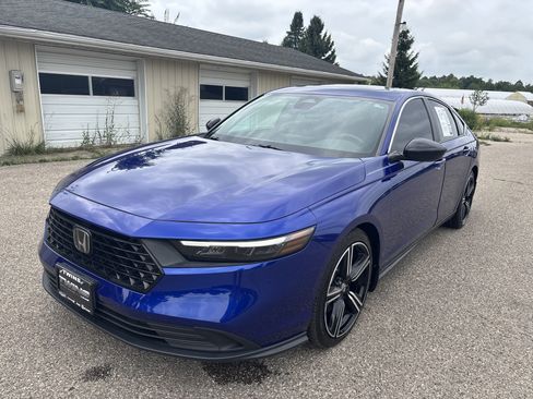 Used 2023 Honda Accord Sport image 9