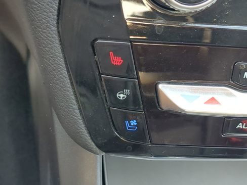 Used 2023 Ford Explorer Limited image 24