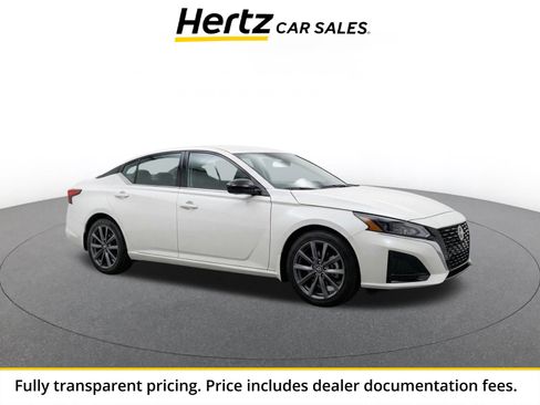 Used 2025 Nissan Altima 2.5 SV FWD image 1