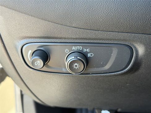 Used 2023 Chevrolet Equinox LT AWD/4WD image 17