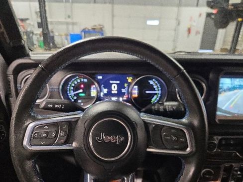 Used 2023 Jeep Wrangler Unlimited Rubicon 4xe w/ Cold Weather Group AWD/4WD image 17