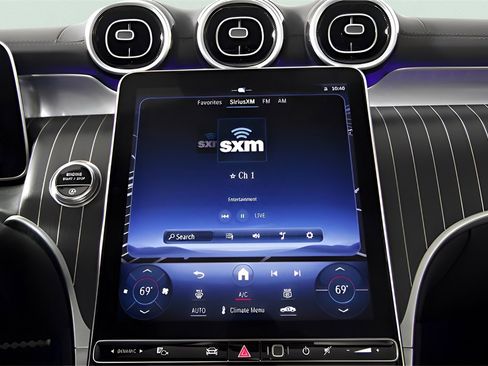 Used 2023 Mercedes-Benz GLC 300 4MATIC image 23