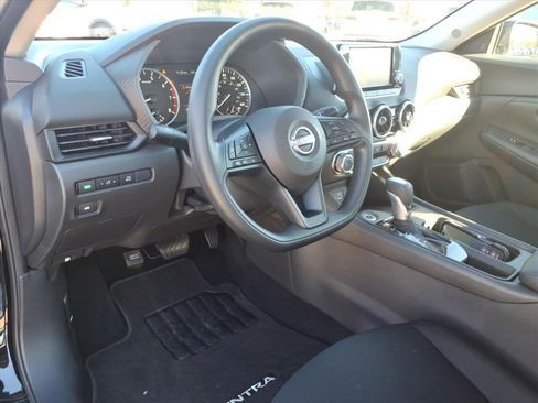Used 2025 Nissan Sentra S image 8