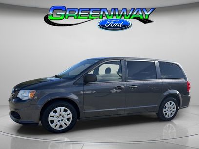 Used 2020 Dodge Grand Caravan SE w/ UConnect Hands-Free Group