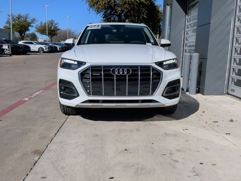 Used 2023 Audi Q5 2.0T Premium w/ Convenience Package image 3