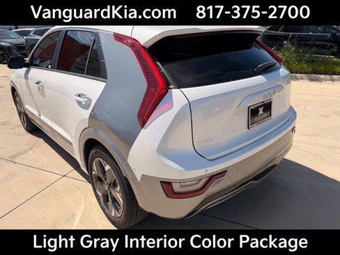 Certified 2023 Kia Niro Wave FWD image 2