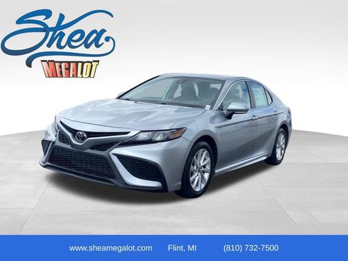 Used 2023 Toyota Camry SE FWD image 1