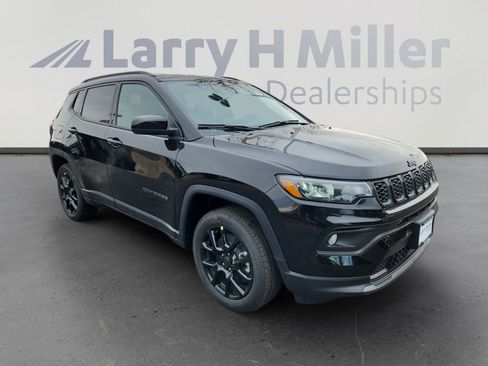 New 2026 Jeep Compass Latitude image 7