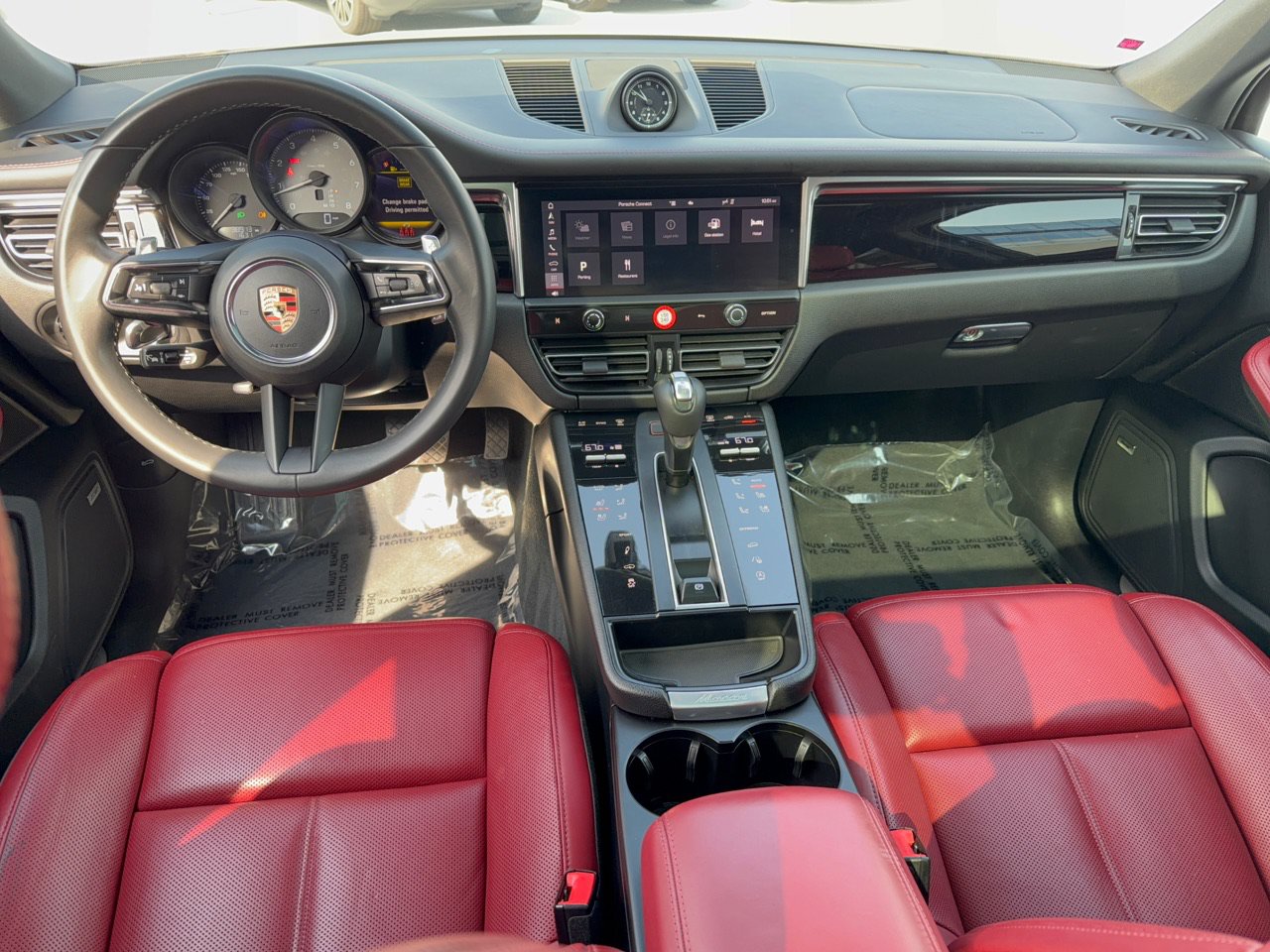 Certified 2024 Porsche Macan S AWD/4WD image 17