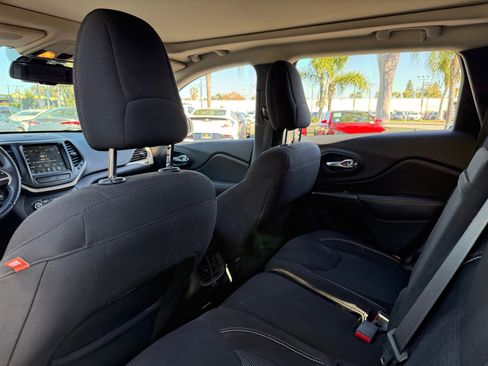 Used 2017 Jeep Cherokee 75th Anniversary image 16