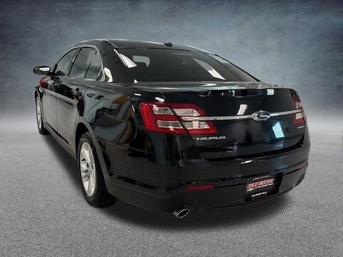 Used 2016 Ford Taurus SE FWD image 9