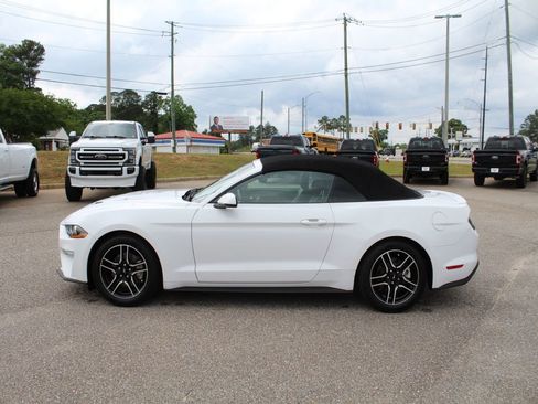 Used 2018 Ford Mustang Premium RWD image 10