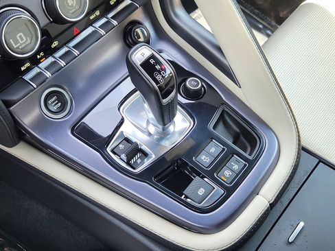 Used 2020 Jaguar F-TYPE Coupe RWD image 11