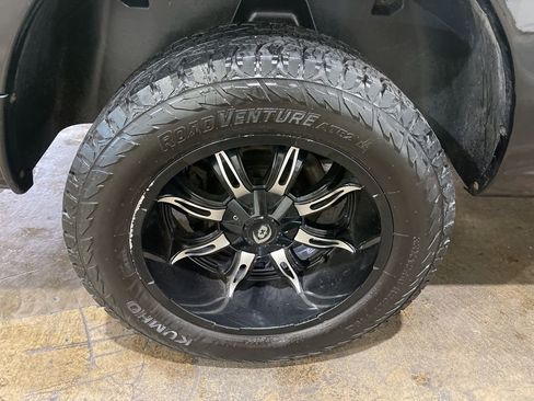 Used 2017 RAM 1500 Express AWD/4WD image 28
