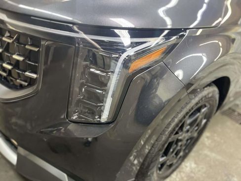 Used 2025 Kia Carnival SX Prestige image 9