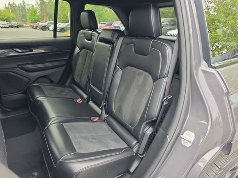 Used 2023 Jeep Grand Cherokee Altitude AWD/4WD image 22