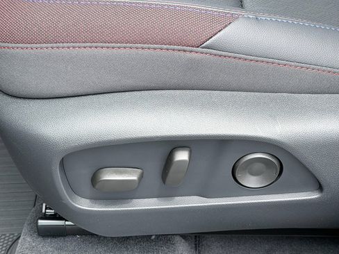 New 2026 Chevrolet Equinox RS w/ Convenience Package III FWD image 24