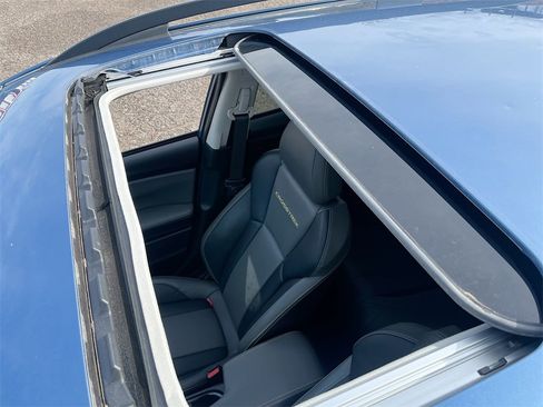 Used 2021 Subaru Crosstrek 2.5i Sport w/ Moonroof Package image 21