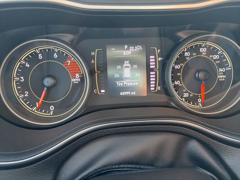 Used 2022 Jeep Cherokee Latitude AWD/4WD image 15