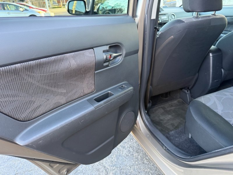 Used 2013 Scion xB FWD image 18