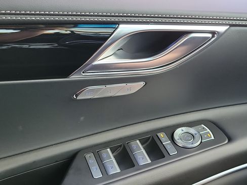 Certified 2026 Genesis GV80 2.5T AWD/4WD image 9