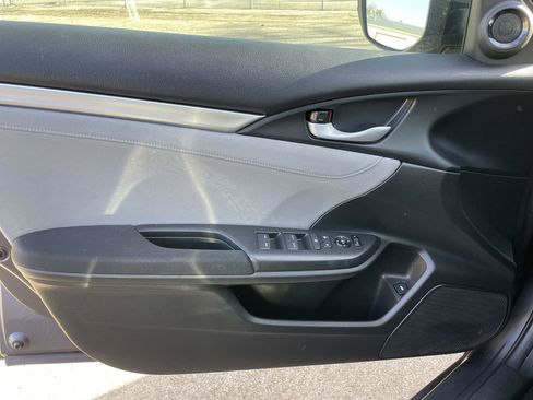 Used 2018 Honda Civic EX image 28