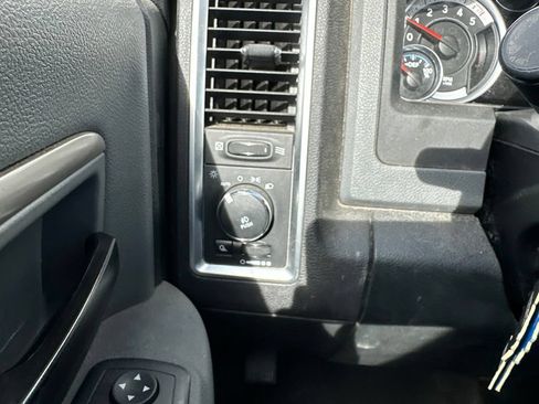 Used 2016 RAM 1500 Big Horn AWD/4WD image 34