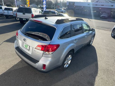 Used 2013 Subaru Outback 2.5i Limited w/ Moonroof Pkg AWD/4WD image 5