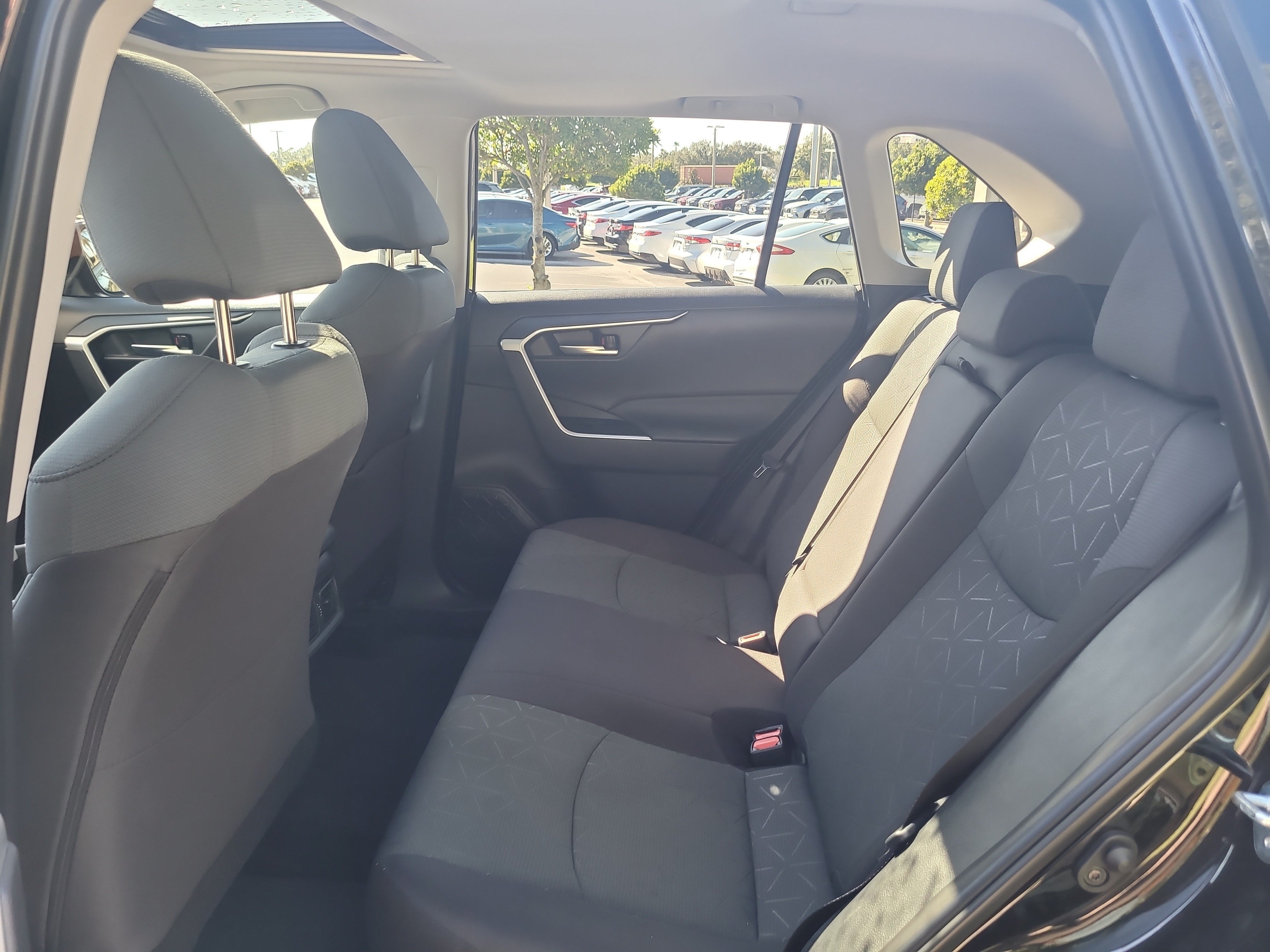 Certified 2025 Toyota RAV4 XLE w/ Convenience Package FWD image 15