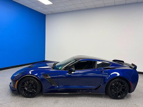 Used 2018 Chevrolet Corvette Z06 RWD image 4