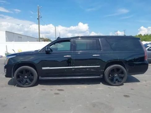 Used 2019 Cadillac Escalade ESV Premium Luxury AWD/4WD image 6