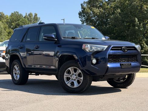 Used 2020 Toyota 4Runner SR5 Premium w/ Moonroof Package AWD/4WD image 2