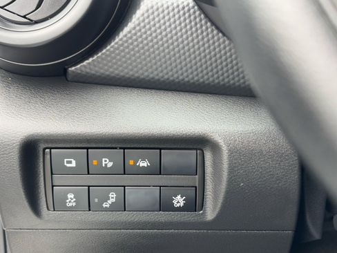 Used 2024 Nissan Kicks S image 27