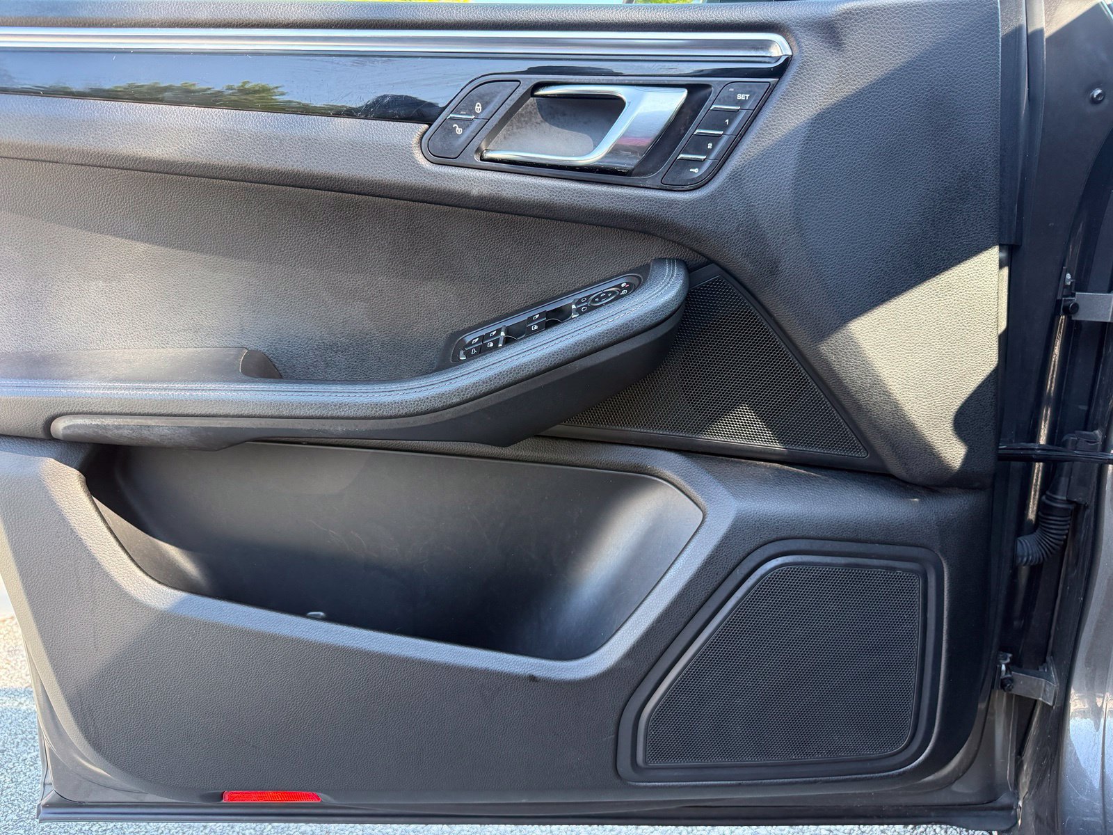 Used 2015 Porsche Macan S AWD/4WD image 41