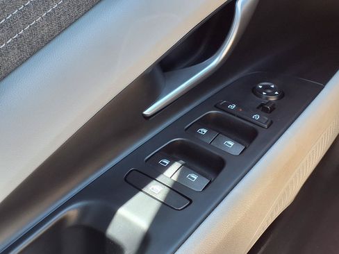Certified 2024 Hyundai Elantra Limited FWD image 19